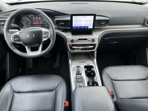 Certified 2023 Ford Explorer XLT w/ Equipment Group 202A image 3