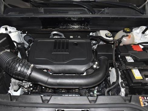 Used 2023 GMC Acadia SLE w/ Driver Convenience Package image 10