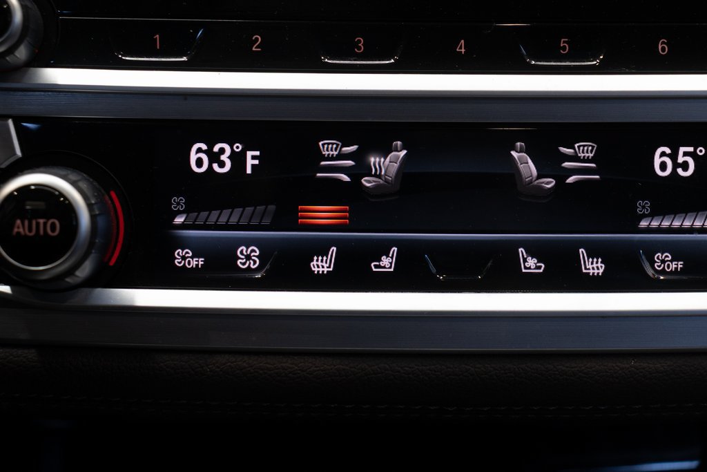 Used 2021 BMW 740i w/ Premium Package RWD image 38