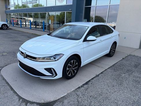 Certified 2025 Volkswagen Jetta S FWD image 4