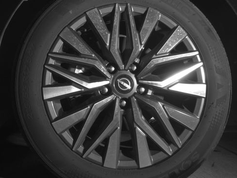 Used 2025 Nissan Altima 2.5 SV FWD image 12