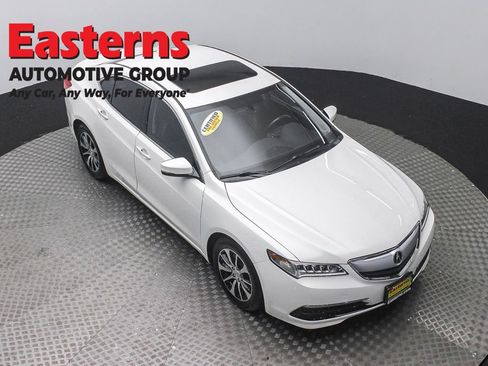 Used 2017 Acura TLX FWD image 3