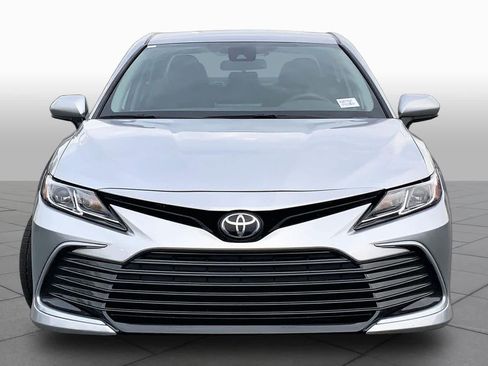 Used 2024 Toyota Camry LE FWD image 4