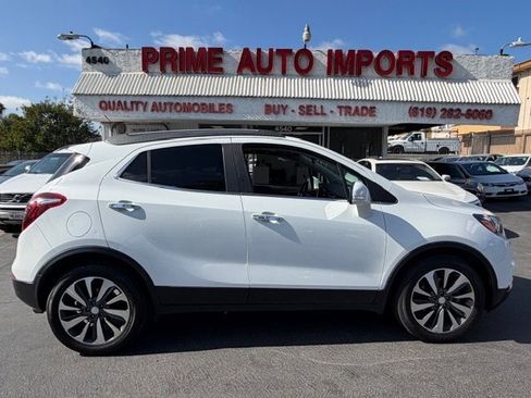 Used 2019 Buick Encore Essence FWD image 1