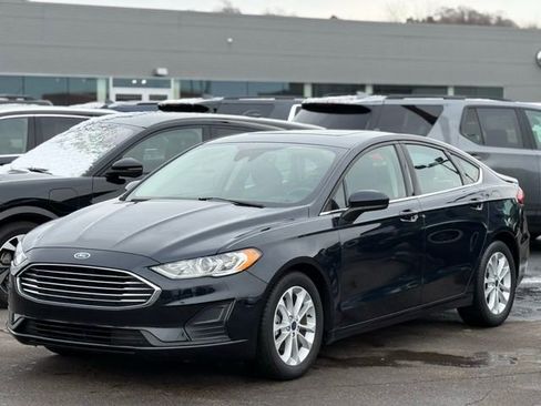Certified 2020 Ford Fusion SE image 28
