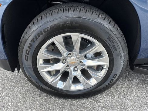 New 2026 Chevrolet Suburban Premier image 9