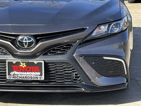Used 2024 Toyota Camry SE image 8