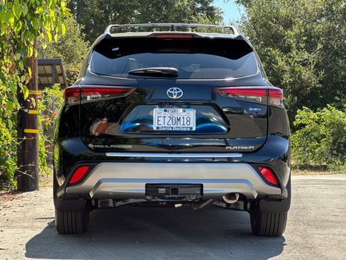 Used 2026 Toyota Highlander Platinum AWD/4WD image 5