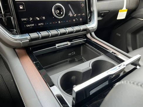 New 2026 GMC Yukon XL Denali w/ Denali Reserve Package image 30