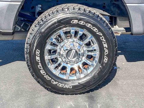 Used 2022 Ford F250 XLT w/ XLT Premium Package image 10