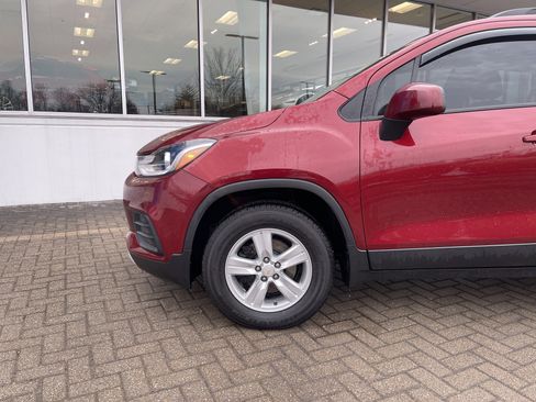 Used 2022 Chevrolet Trax LT w/ LT Convenience Package image 10