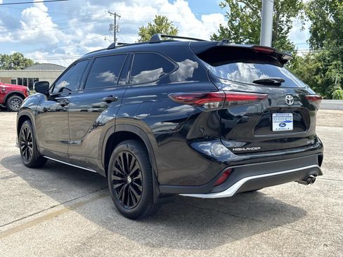 Used 2024 Toyota Highlander XSE image 4