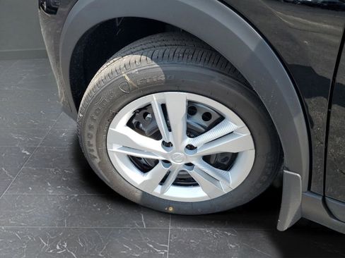 New 2025 Nissan Kicks Play S image 32