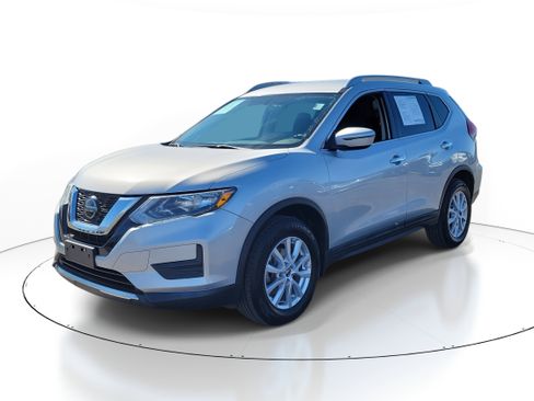 Certified 2018 Nissan Rogue SV image 2