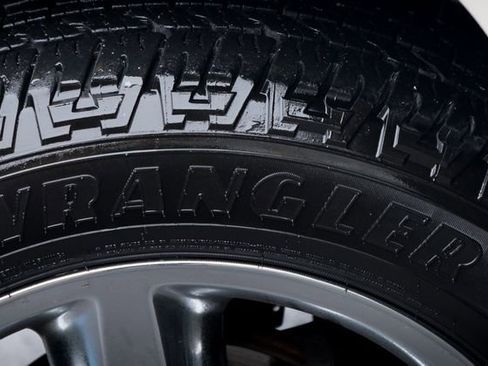 Used 2014 Chevrolet Suburban LTZ image 23