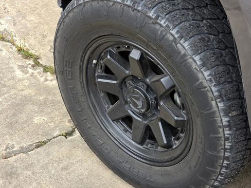 Used 2023 Toyota Tacoma SR image 5