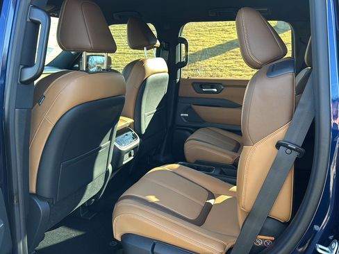 New 2026 Nissan Armada SL w/ Captain's Chari Seat Package image 9