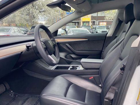 Used 2023 Tesla Model 3 Standard Range image 10