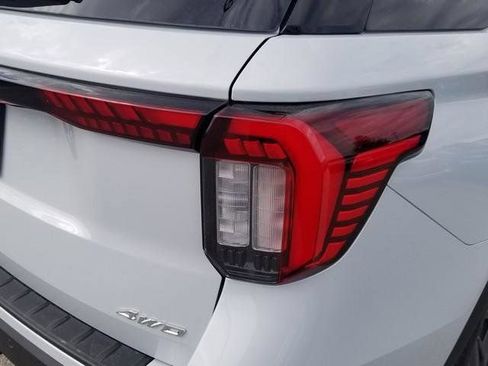New 2026 Ford Explorer Active w/ Active Comfort Package AWD/4WD image 5