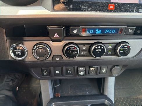 Used 2018 Toyota Tacoma TRD Off-Road image 21