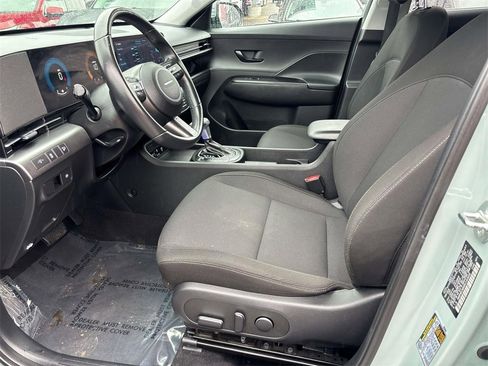 Used 2024 Hyundai Kona SEL image 10