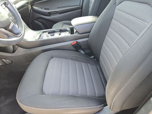 Used 2020 Ford Edge SE FWD image 13