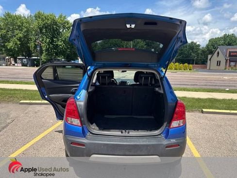 Used 2016 Chevrolet Trax LT w/ LT Convenience Package AWD/4WD image 10