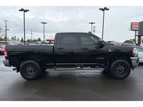 Used 2024 RAM 2500 Big Horn w/ Heated Seats & Wheel Group image 3