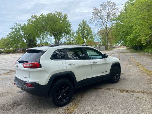 Used 2014 Jeep Cherokee Trailhawk AWD/4WD image 5