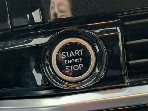 Used 2022 Nissan Pathfinder SL FWD image 23