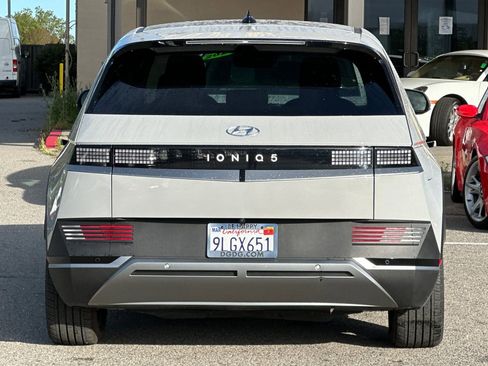 Used 2024 Hyundai Ioniq 5 SEL image 5