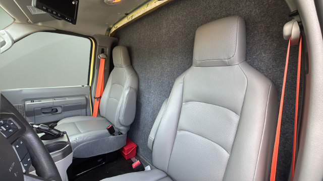 Used 2022 Ford E-450 and Econoline 450 Super Duty RWD image 24