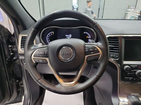 Used 2016 Jeep Grand Cherokee Laredo 75th Anniversary AWD/4WD image 39