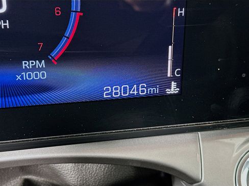 Used 2025 Chevrolet Trax LT image 18