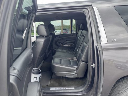 Used 2018 Chevrolet Suburban LT image 14