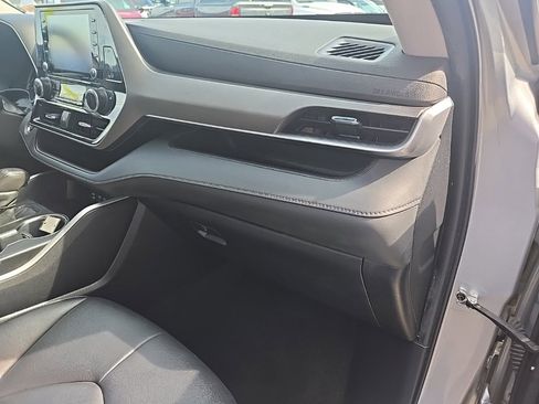 Used 2022 Toyota Highlander XLE image 75