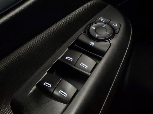 Used 2025 Buick Envista Preferred image 17