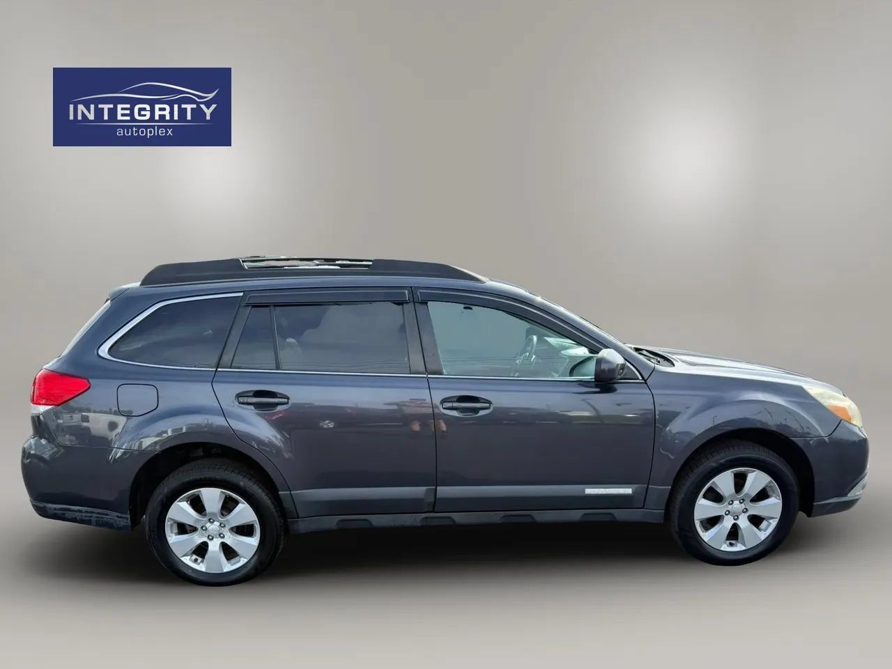 Used 2011 Subaru Outback 2.5i Limited AWD/4WD image 6
