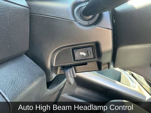 Used 2018 RAM 1500 Laramie w/ Convenience Group AWD/4WD image 20