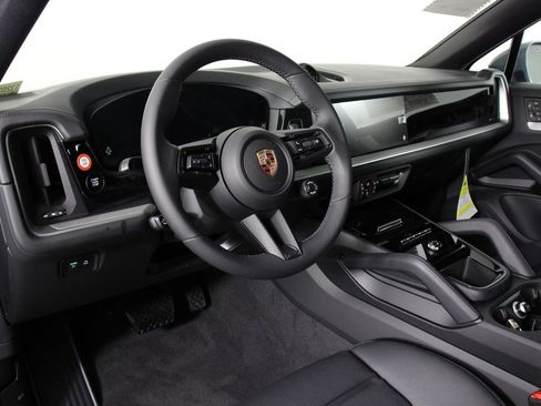 New 2026 Porsche Cayenne Coupe image 4