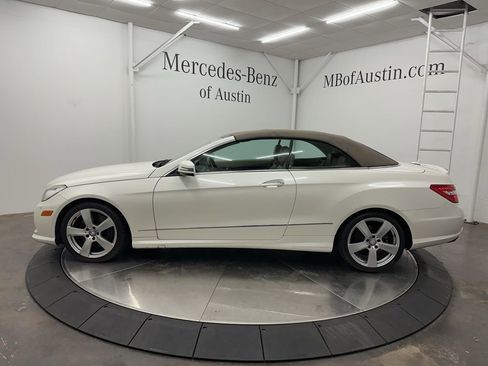 Used 2011 Mercedes-Benz E 550 Cabriolet image 4