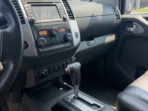 Used 2013 Nissan Frontier PRO-4X w/ Pro-4x Luxury Pkg AWD/4WD image 15
