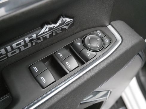 Used 2025 Chevrolet Silverado 1500 High Country w/ Technology Package image 14