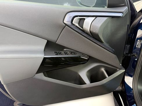 New 2026 BMW X3 xDrive30 w/ Premium Package image 18