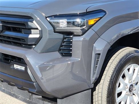 Certified 2024 Toyota Tacoma SR5 image 7