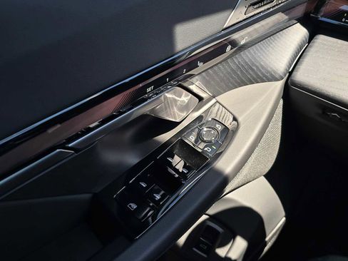 Used 2026 BMW i5 eDrive40 image 29