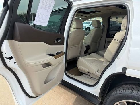 Used 2017 GMC Acadia Denali w/ Technology Package FWD image 17