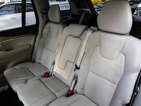 Used 2024 Volvo XC90 B5 Plus image 21