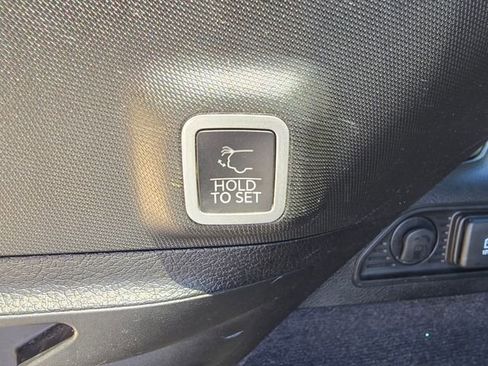 Used 2022 Jeep Grand Cherokee Overland AWD/4WD image 40