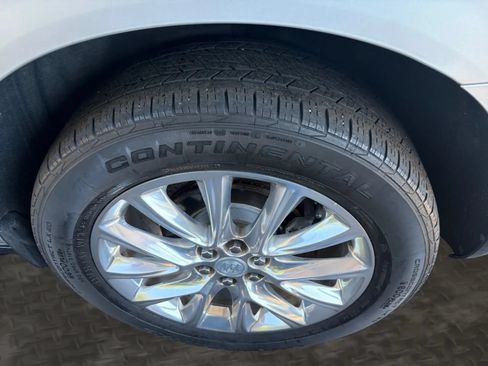 Used 2018 Buick Enclave Premium AWD/4WD image 45
